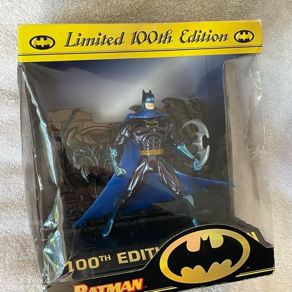 Limited 100th Edition Batman Figure Vintage 1996 - Picture 4 of 14